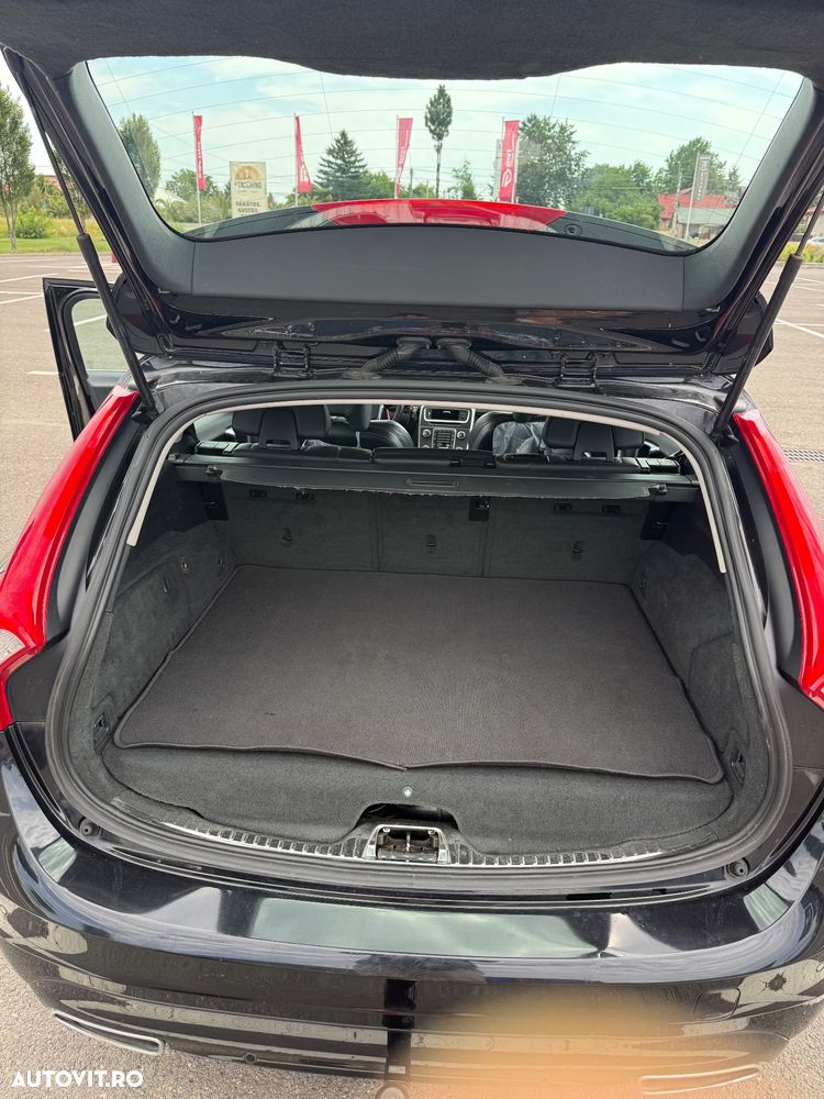 Volvo V60 D6 Plug-In-Hybrid AWD Geartronic Momentum - 8