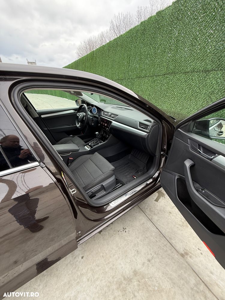 Skoda Superb 2.0 TDI DSG Ambition - 8