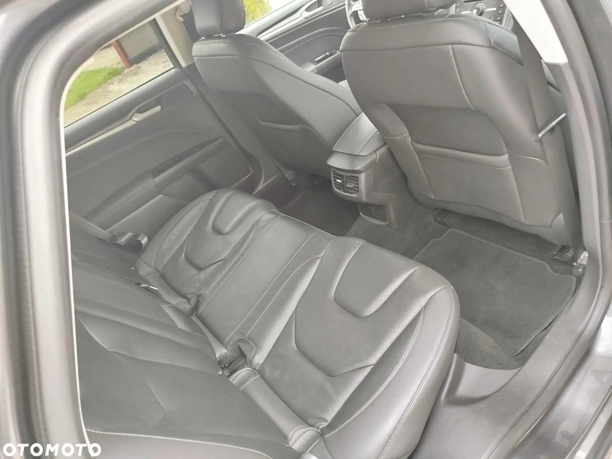 Ford Mondeo 2.0 TDCi Titanium PowerShift - 24