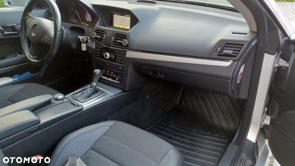 Mercedes-Benz Klasa E 200 CGI Coupe BlueEFFICIENCY Automatik Avantgarde - 26
