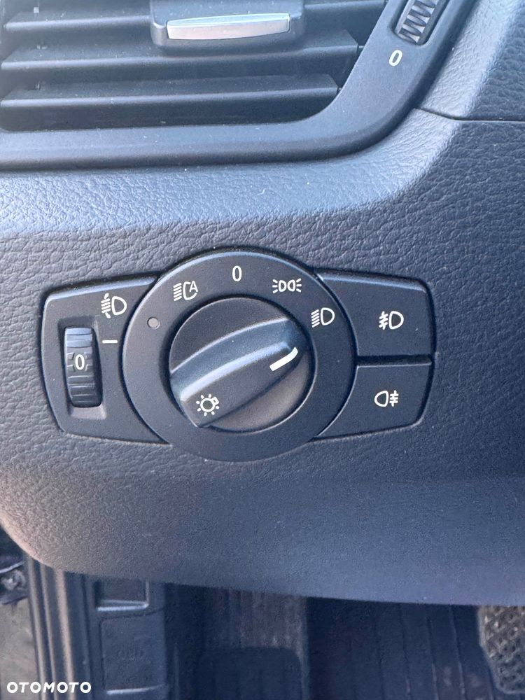 BMW X1 xDrive18d - 10