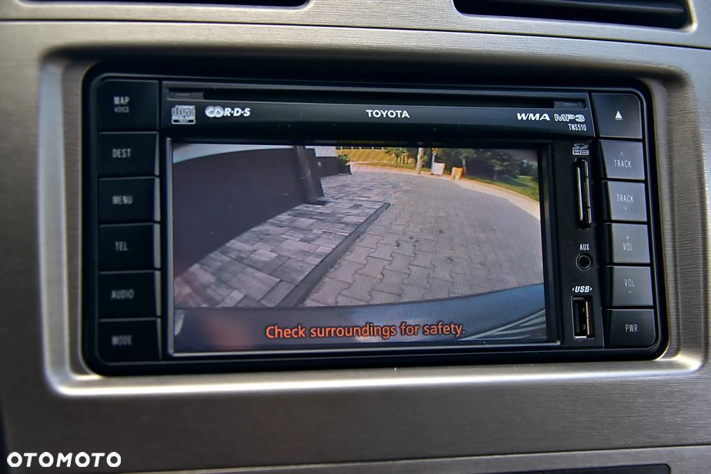 Toyota Avensis 1.6 Premium - 8