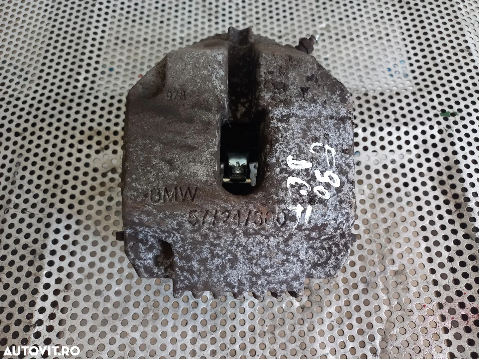 Etrier Fata Bmw E90 E91 E92 E93 E87 E81 E82 Dreapta - Dezmembrez Bmw - Dezmembrari Arad - 2