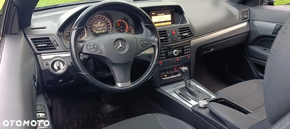 Mercedes-Benz Klasa E 250 CGI BlueEFFICIENCY Automatik Elegance - 35