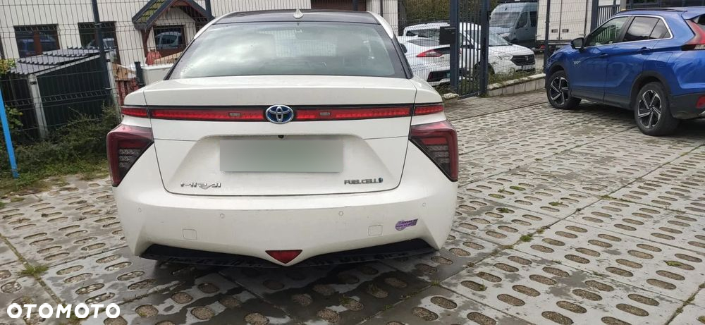 Toyota Mirai Advanced - 8