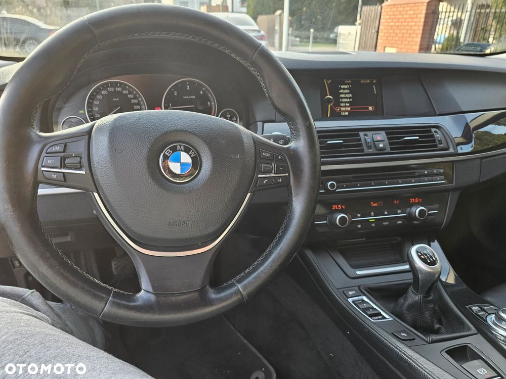 BMW Seria 5 518d Luxury Line - 16