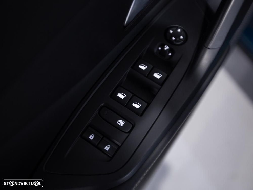 Peugeot 408 1.2 Hybrid Allure e-DCS6 - 14