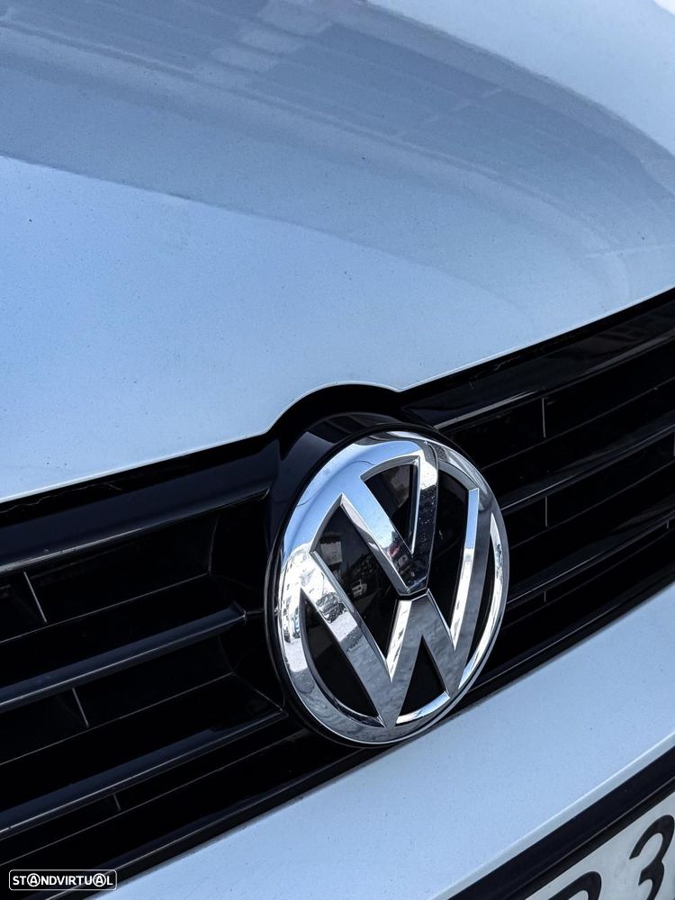 VW Jetta 2.0 TDI Trendline - 4