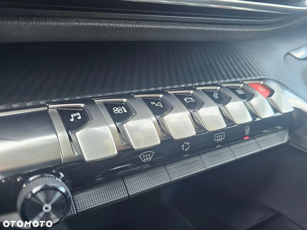 Peugeot 3008 1.2 PureTech Active Pack S&S EAT8 - 20