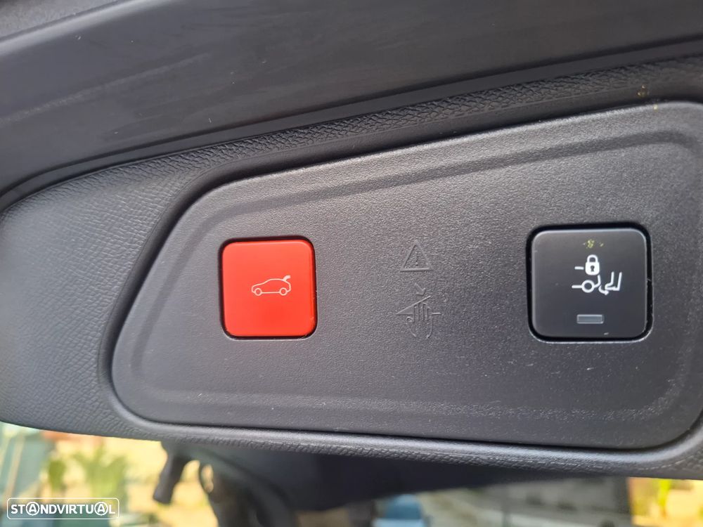 Peugeot 3008 1.6 Hybrid4 GT Pack e-EAT8 - 46