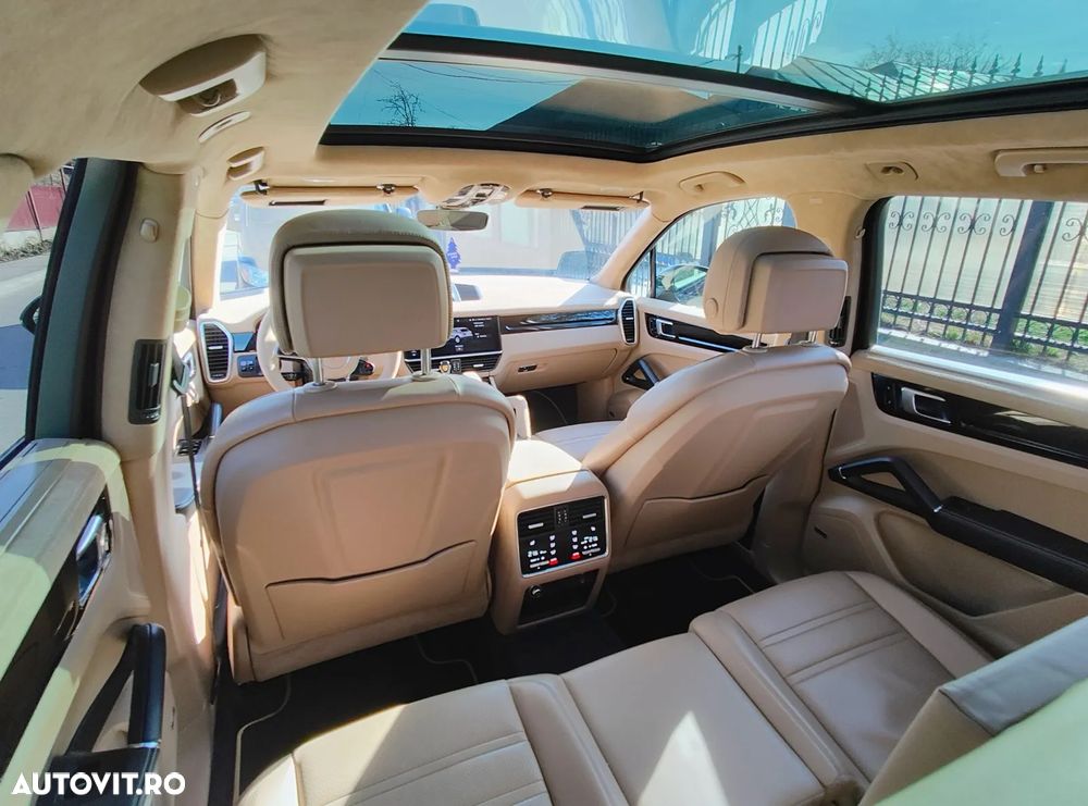 Porsche Cayenne S Tiptronic S Platinum Edition - 3