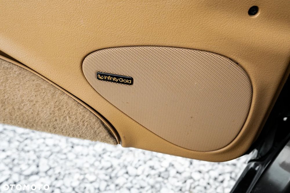 Jeep Grand Cherokee - 38