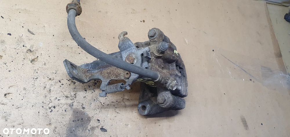Zacisk hamulcowy prawy tył tylny prawy Nissan Almera - 2