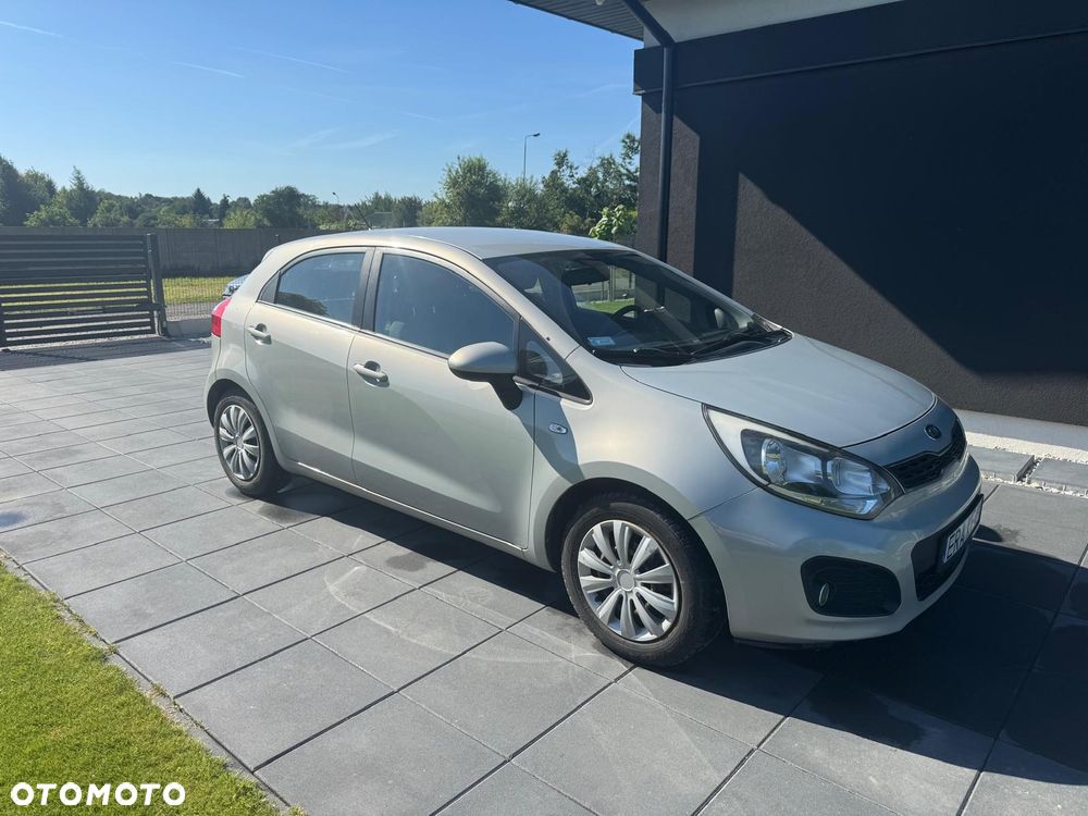 Kia Rio - 1