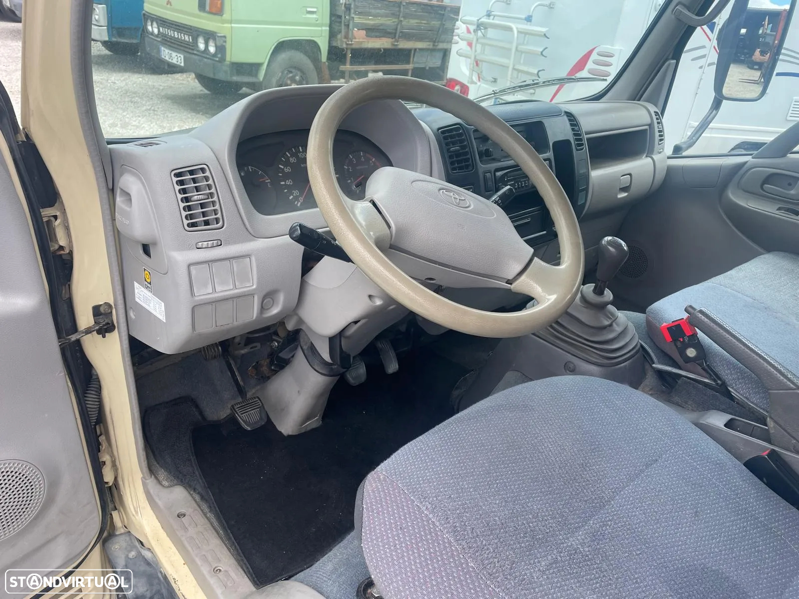 Toyota Dyna 2.5 D-4D Cab. Tripla - 9