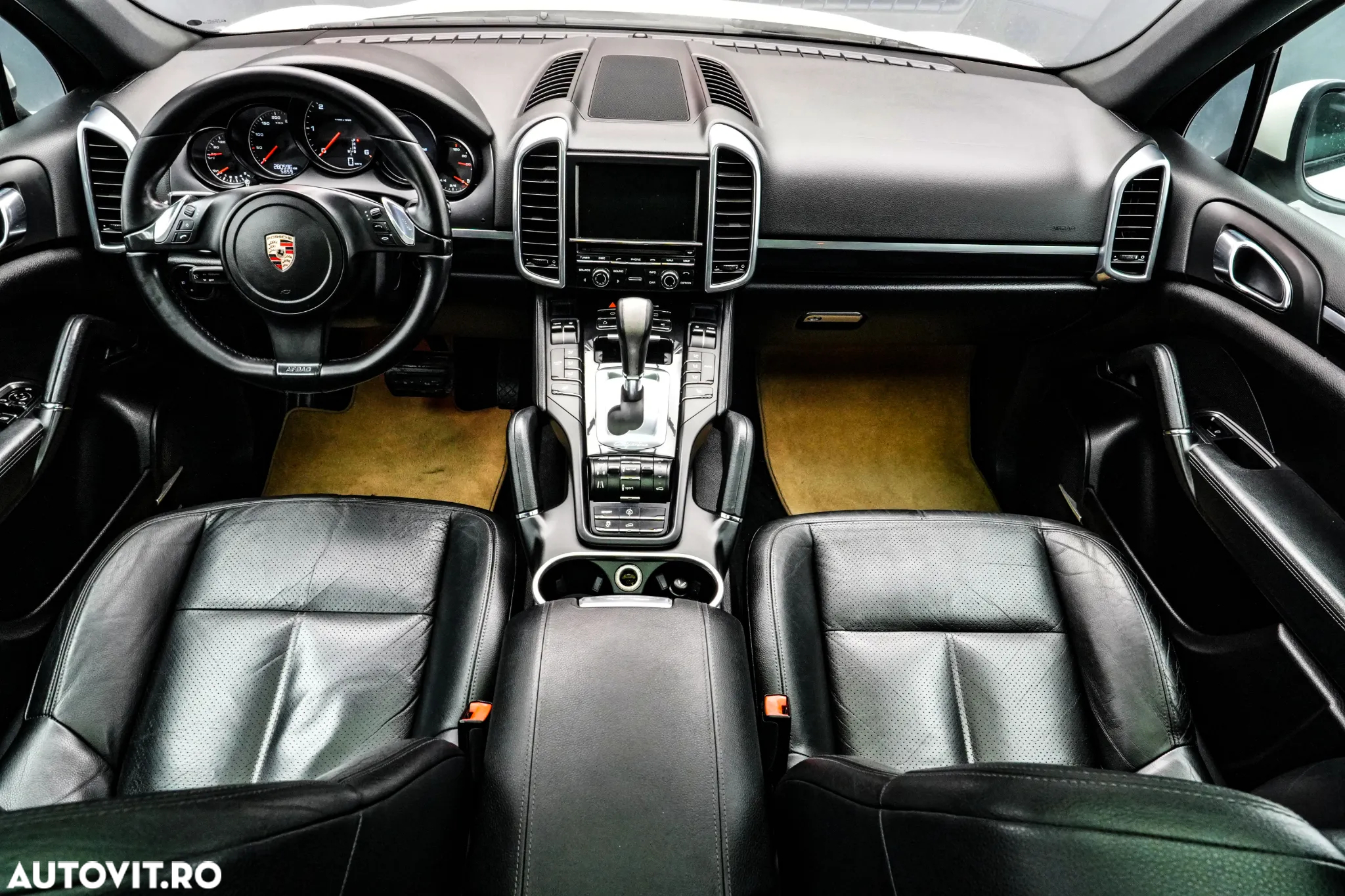 Porsche Cayenne 3.0 L V6 - 8