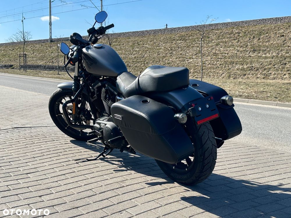 Harley-Davidson Sportster Iron 883 - 3