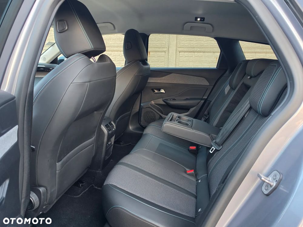 Peugeot 308 1.6 Hybrid PHEV Allure EAT8 - 19