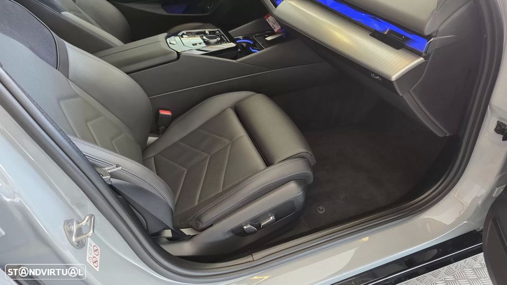 BMW 530 e Pack Desportivo M - 50