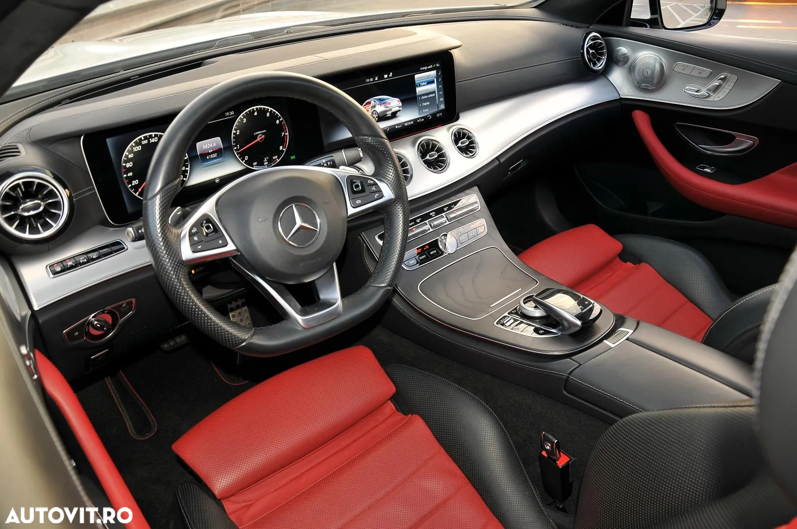 Mercedes-Benz E 400 Coupe 4MATIC Aut. - 35