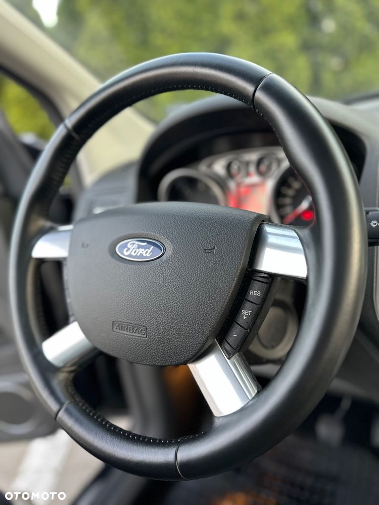 Ford Kuga 2.0 TDCi 4x4 Titanium - 24