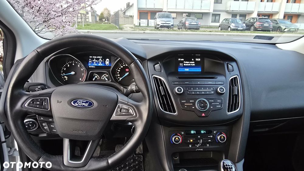 Ford Focus 1.0 EcoBoost SYNC Edition ASS - 9