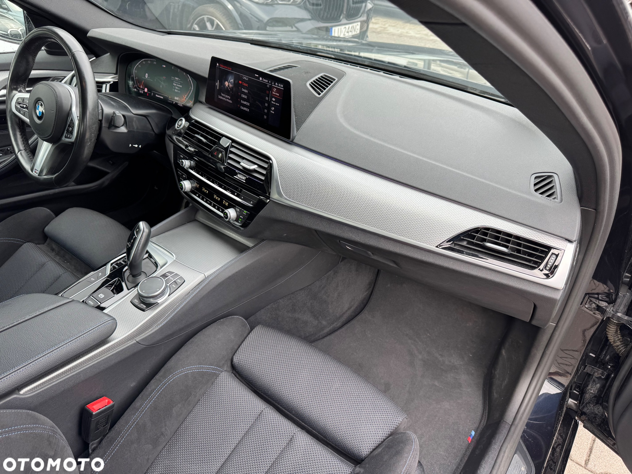 BMW Seria 5 520d xDrive M Sport sport - 9