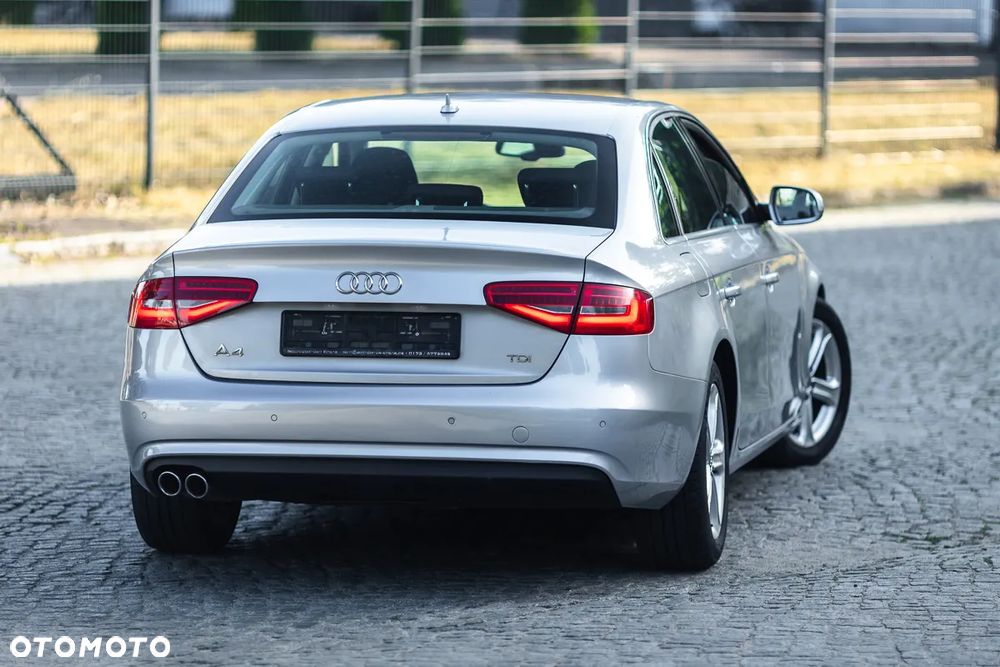 Audi A4 Limousine 2.0 TDI DPF Ambiente - 13