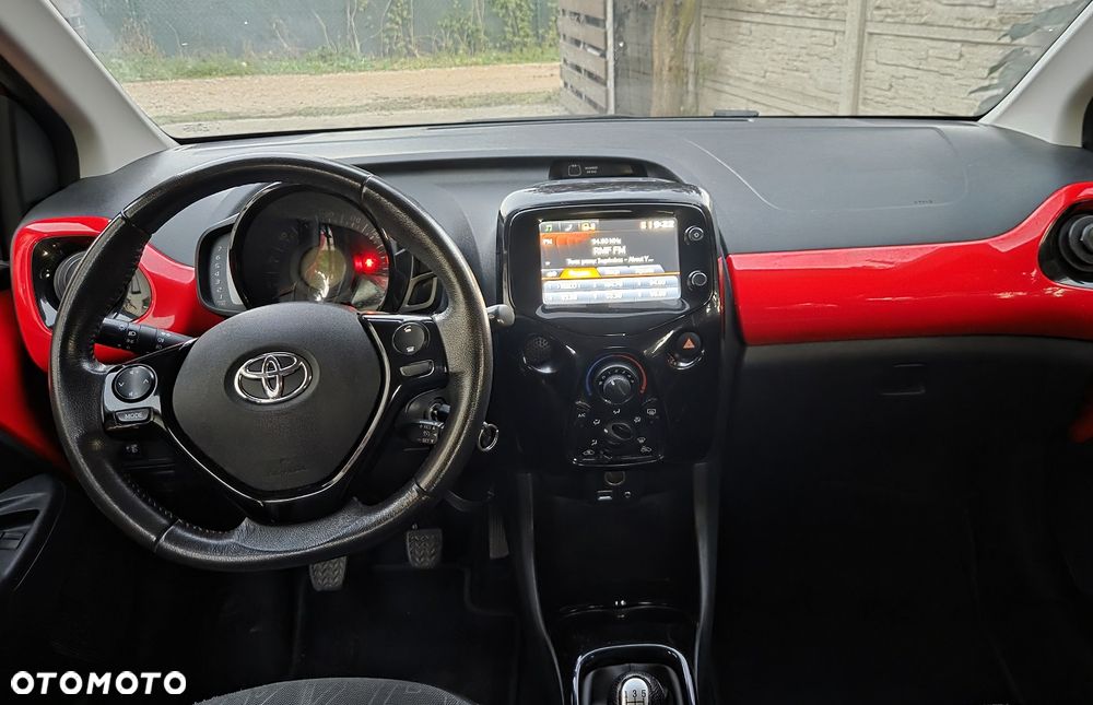 Toyota Aygo x-play touch - 7