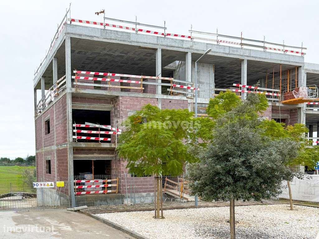Apartamento T3 Novo c/ Elevador, Garagem e Varanda - Constância - Grande imagem: 3/48