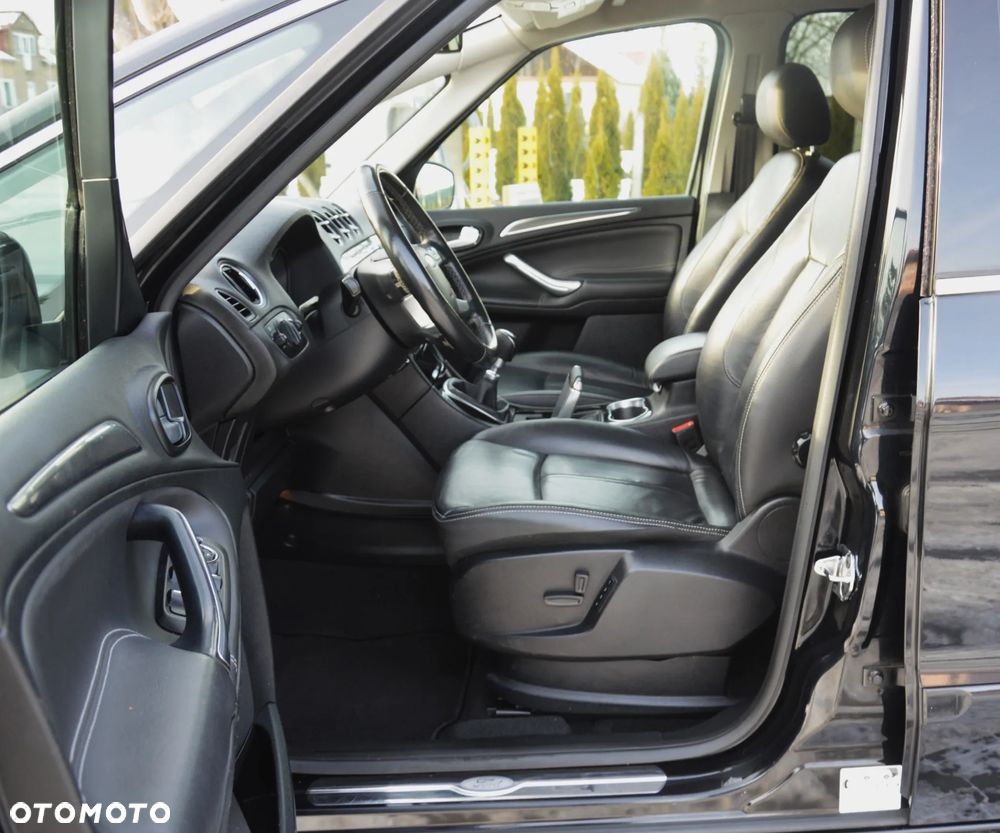 Ford S-Max - 13