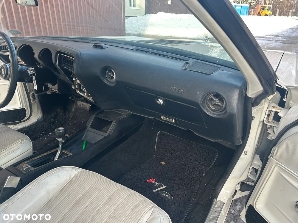 Oldsmobile Cutlass - 19