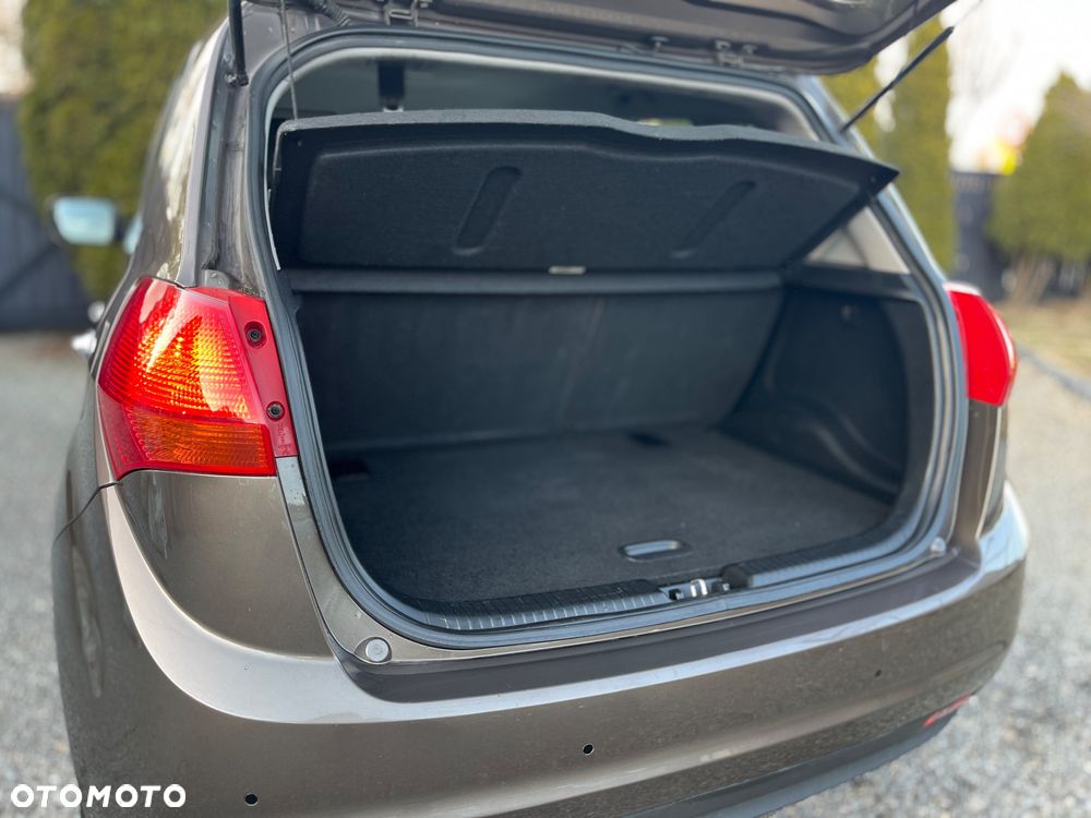 Kia Venga - 12