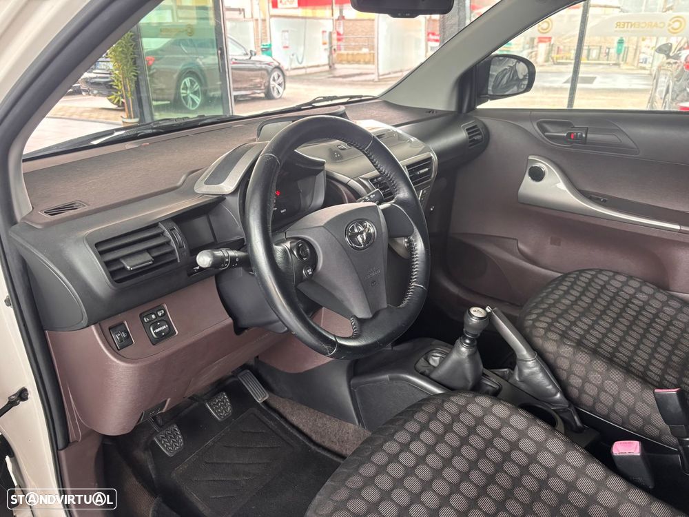 Toyota iQ 1.0 VVT-i - 5
