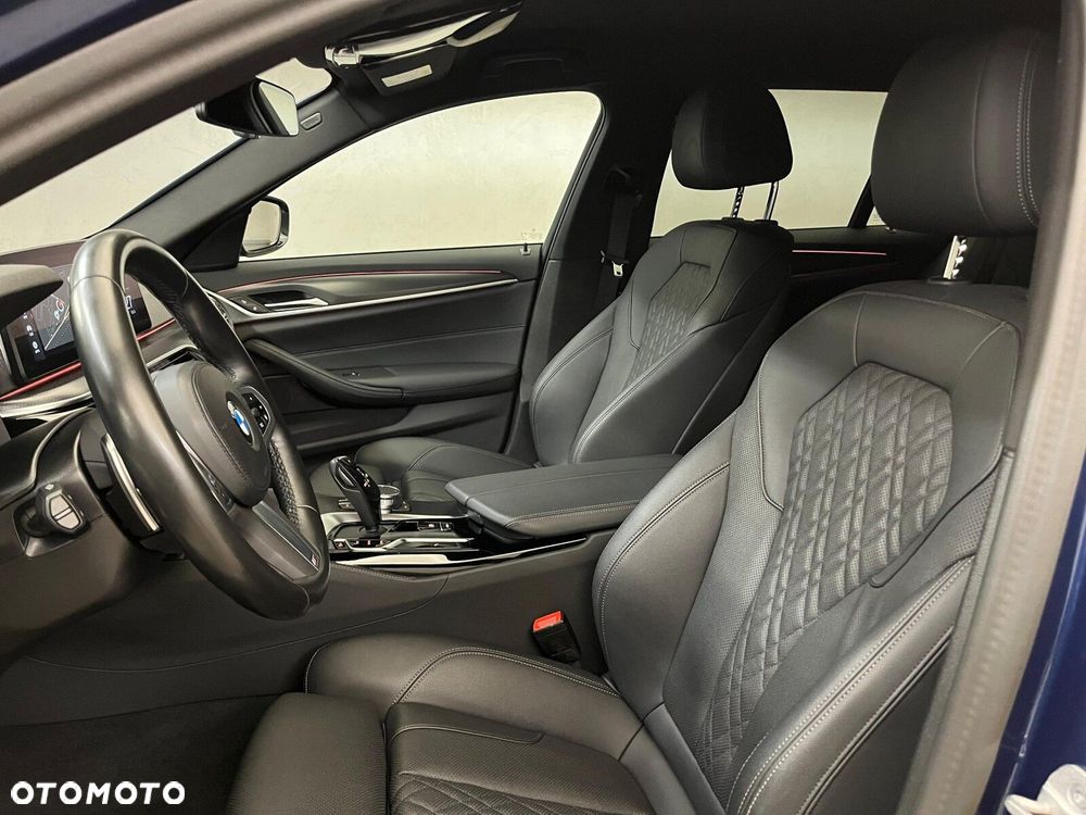 BMW Seria 5 530d xDrive mHEV M Sport sport - 17