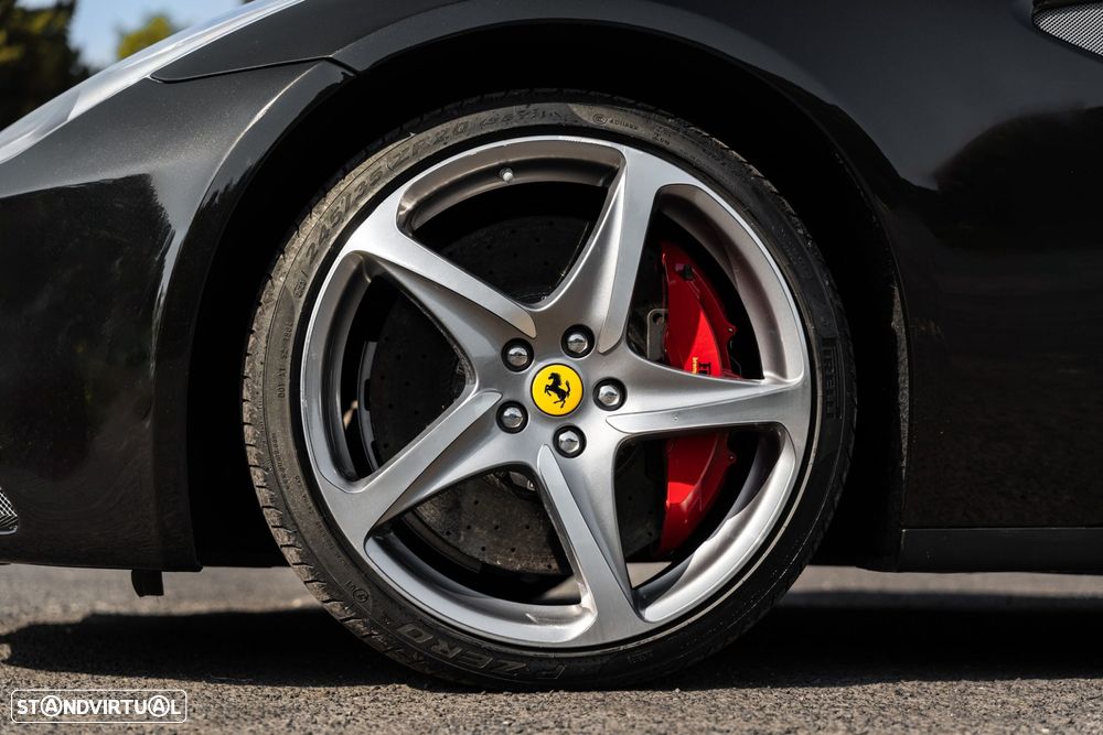 Ferrari FF - 12