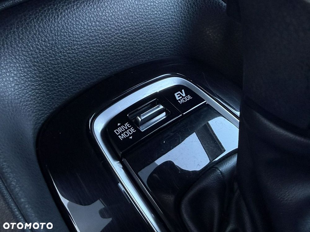 Toyota Corolla 1.8 Hybrid Comfort - 31