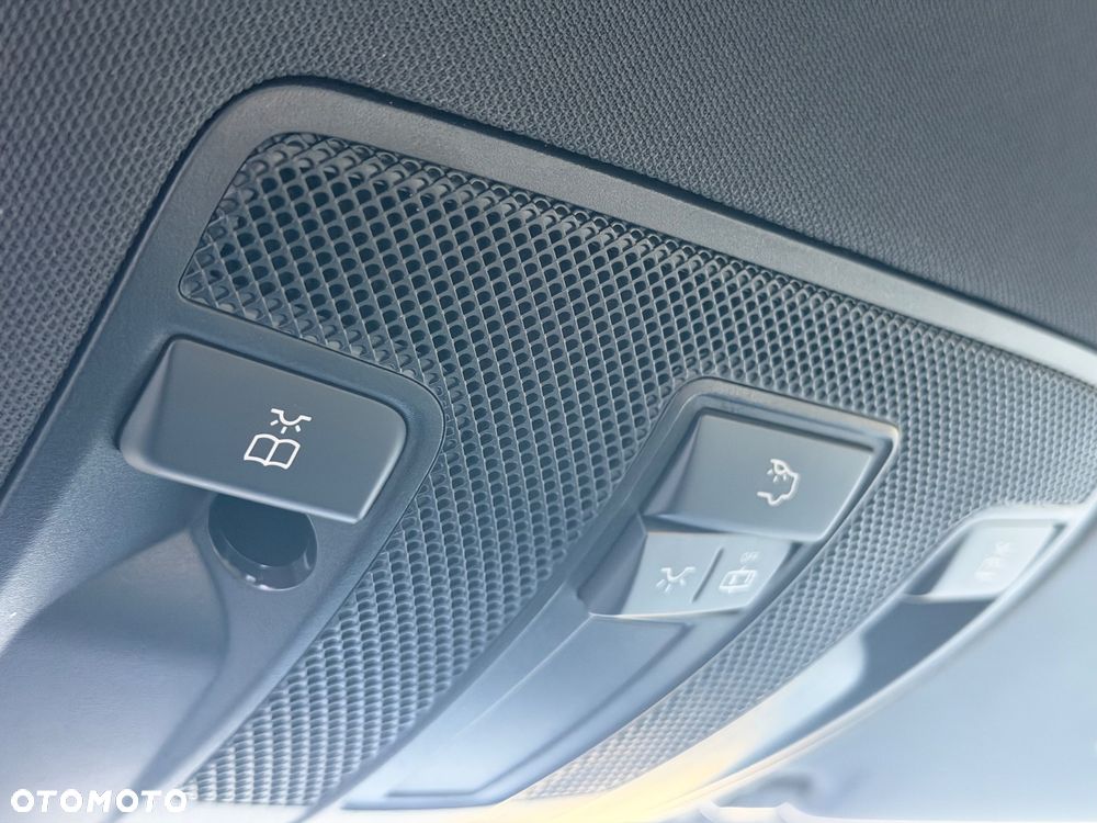 Mercedes-Benz Klasa B 180 UrbanStyle Edition - 36