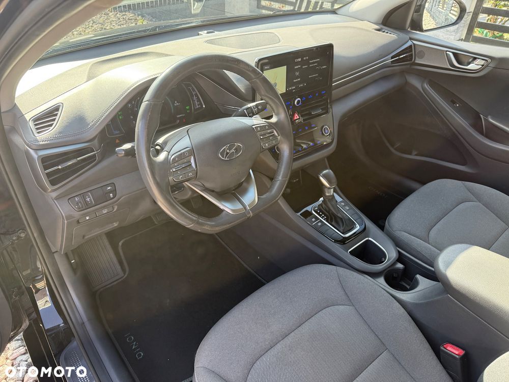 Hyundai IONIQ hybrid Premium - 22