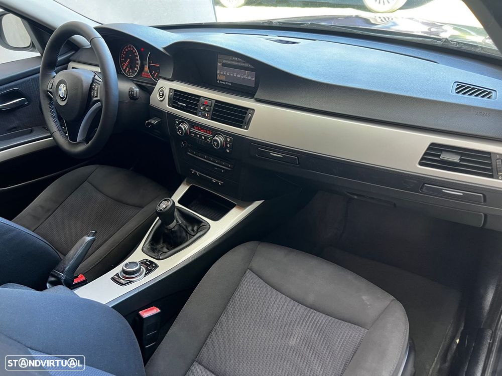 BMW 318 d Navigation - 13