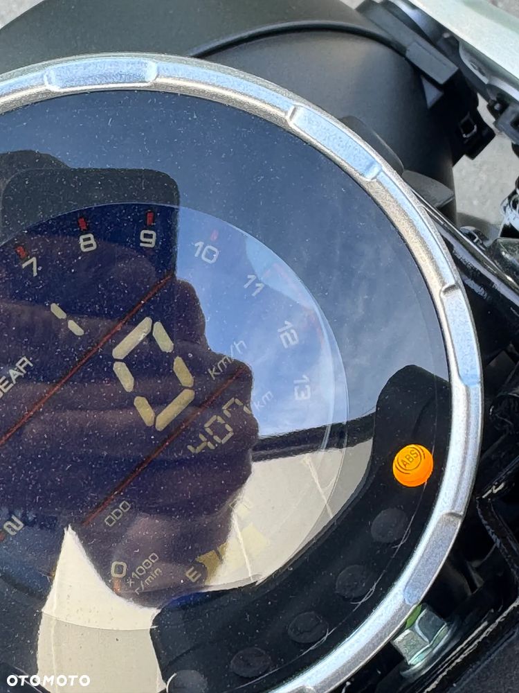 Yamaha XSR - 10