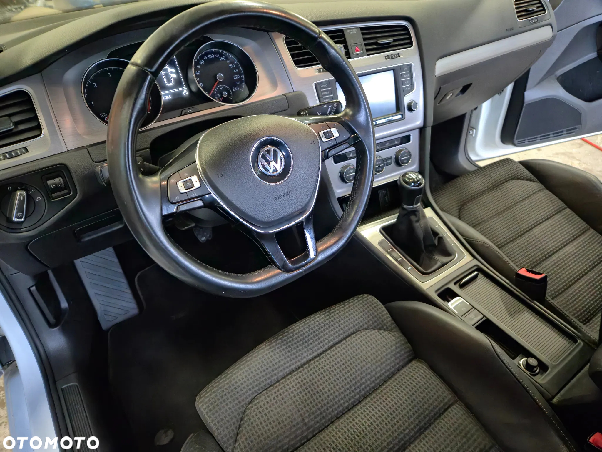 Volkswagen Golf 1.6 BlueTDI Comfortline - 13