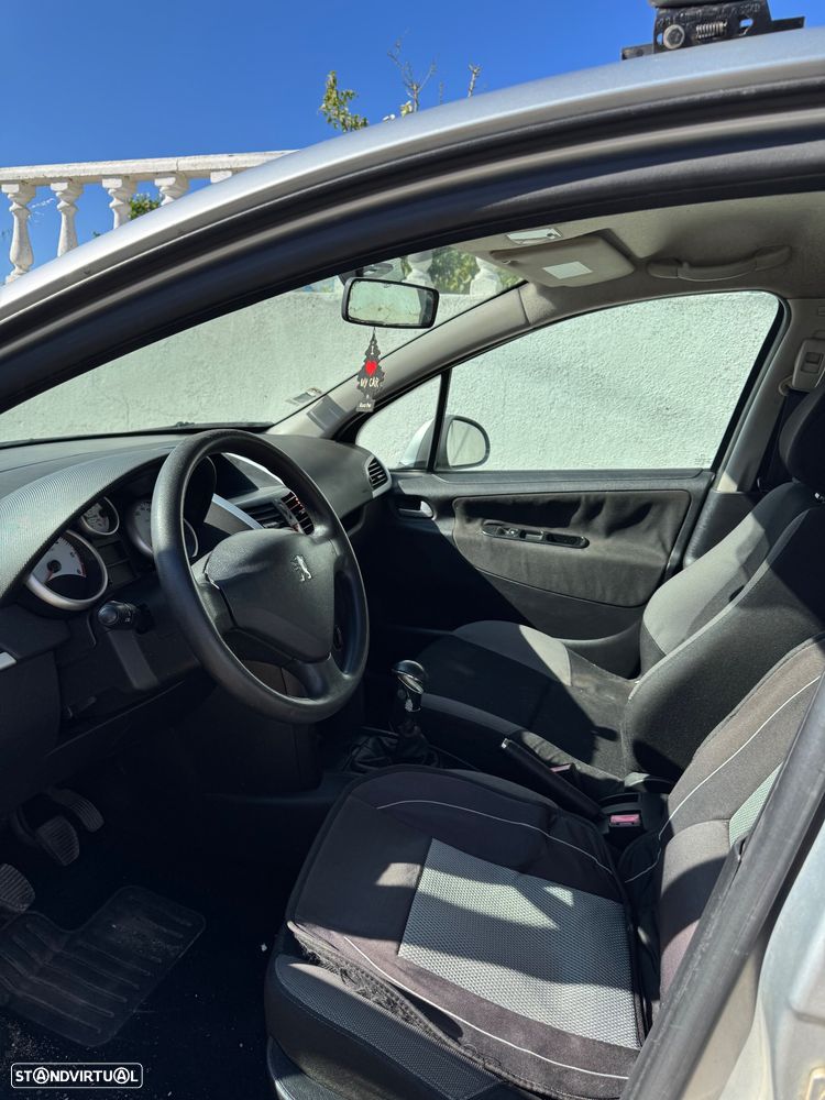 Peugeot 207 1.4 HDi Urban - 11