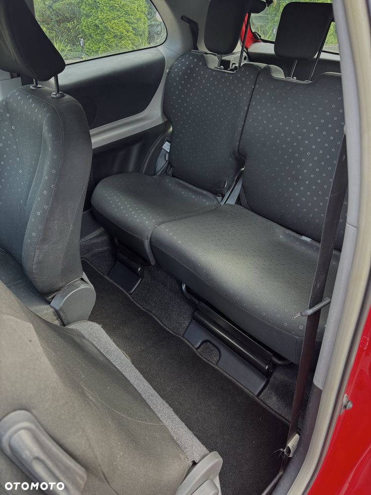 Toyota Yaris - 7