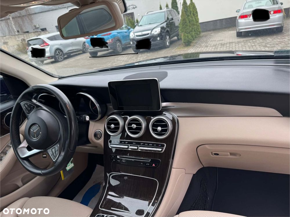 Mercedes-Benz GLC 250 4Matic 9G-TRONIC - 8