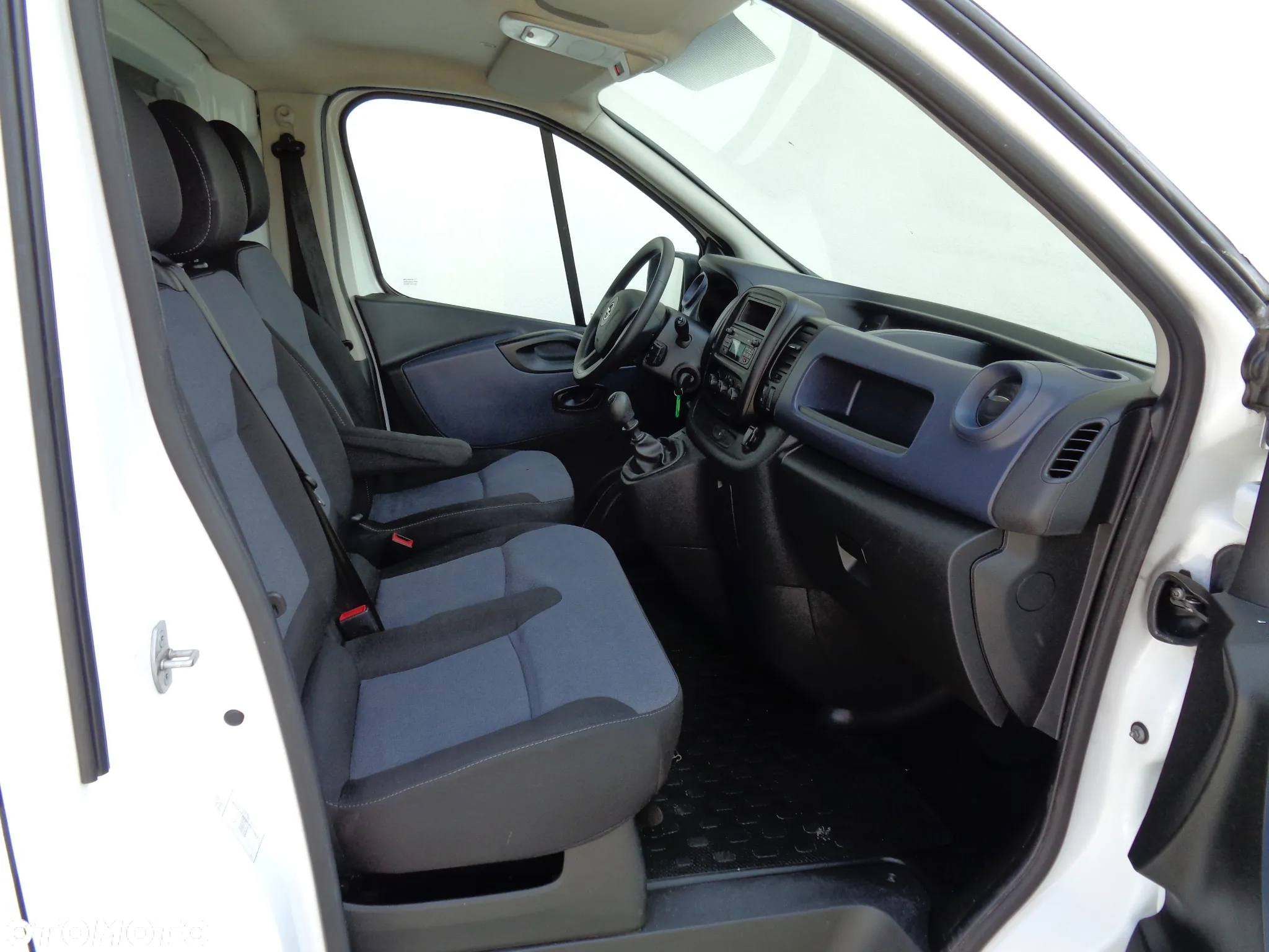 Opel Vivaro - 12