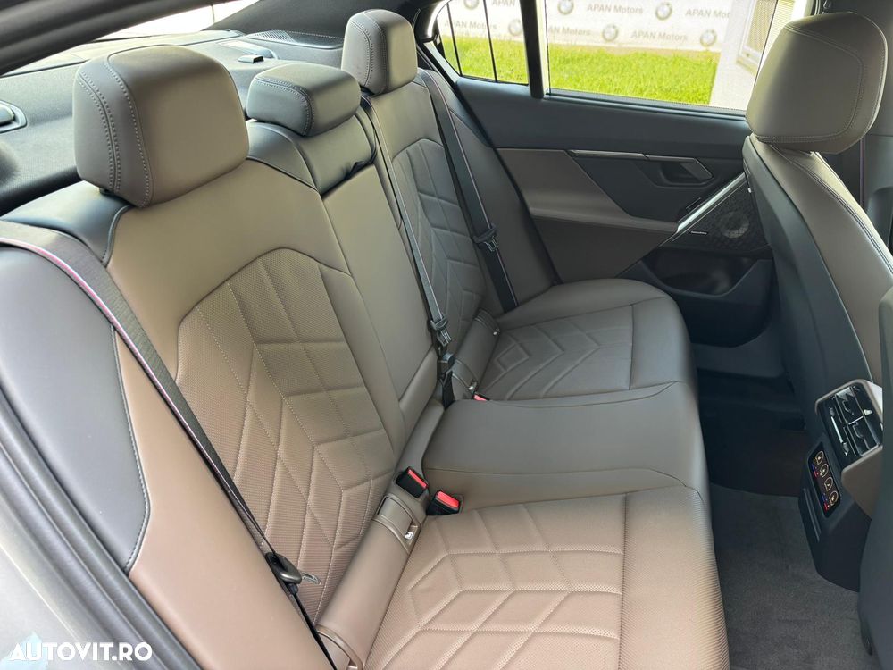 BMW Seria 5 530e xDrive Aut. - 17