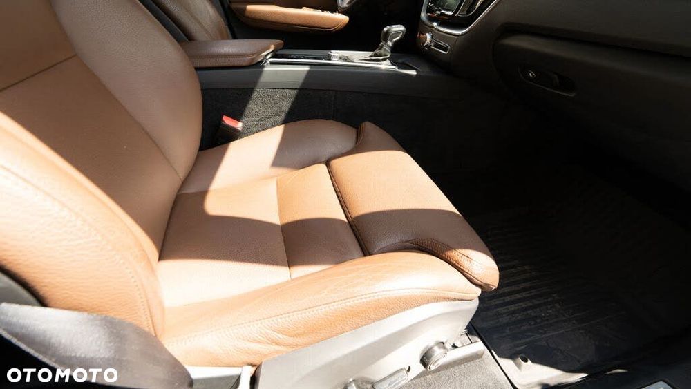 Volvo XC 60 T5 AWD Geartronic Momentum - 11