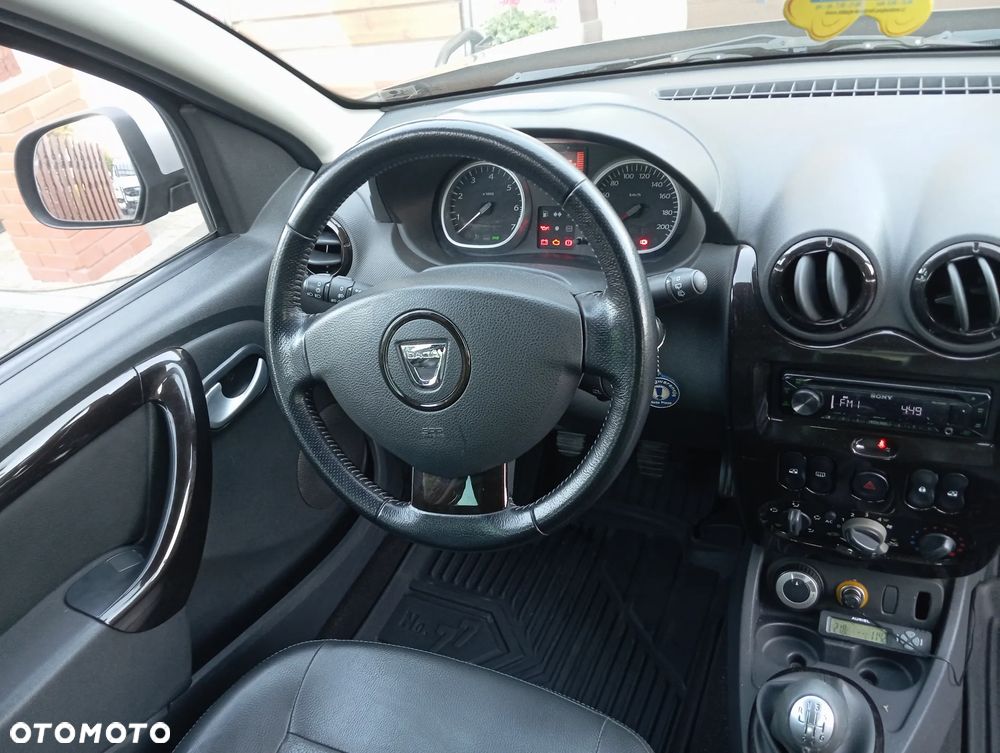 Dacia Duster 1.6 Laureate 4x4 - 33