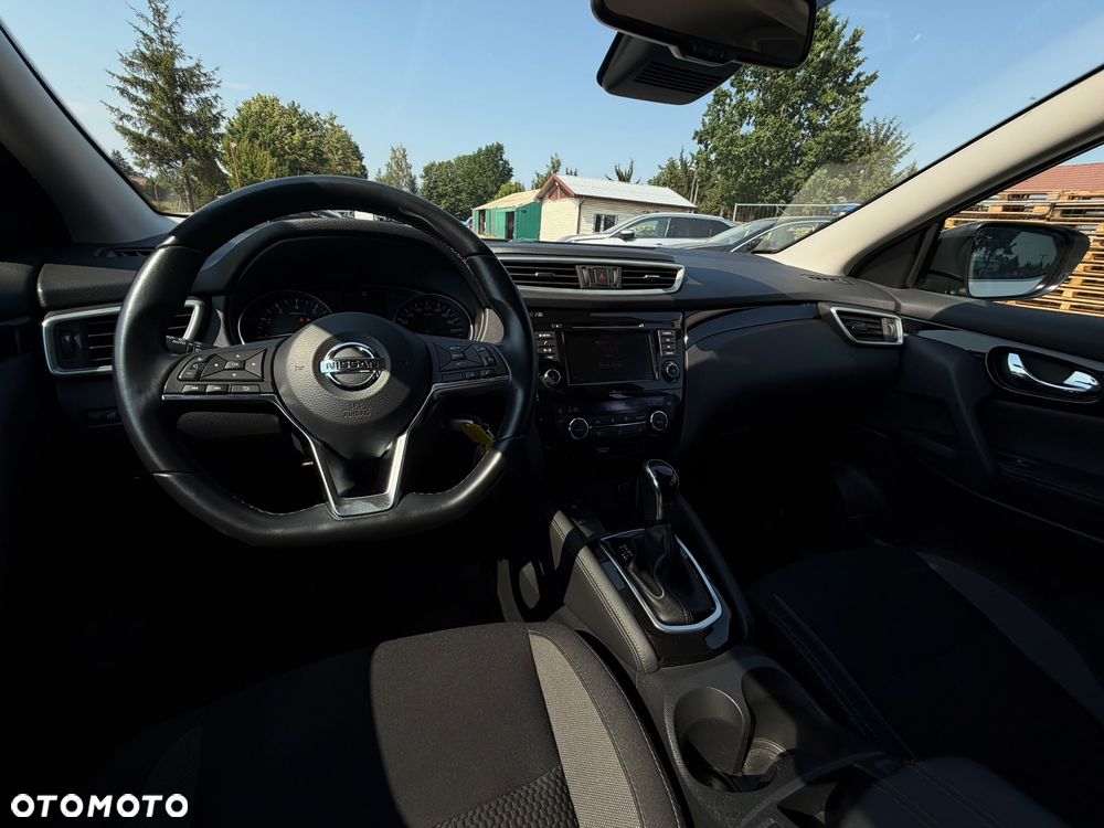 Nissan Qashqai 1.3 DIG-T N-Connecta DCT - 27